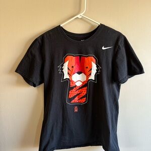 Tiger Wood’s Nike T-shirt